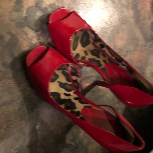 Jessica Simpson pumps